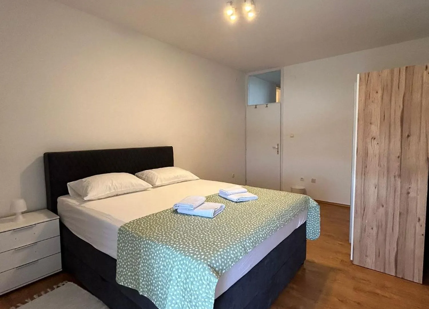 公寓 Apartman Zorka 扎达尔